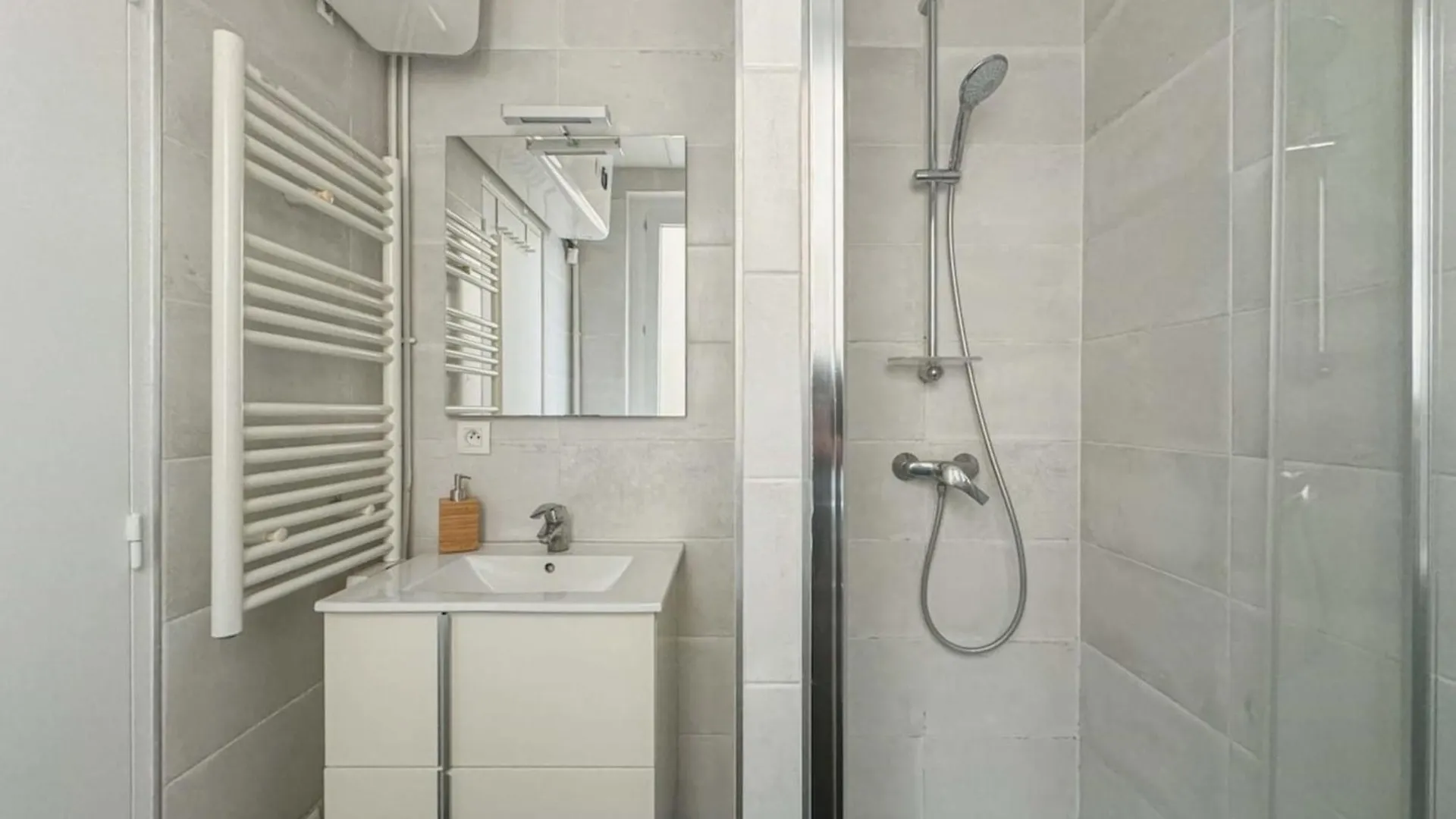 Flexliving - - Caulaincourt Paris